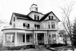 Representative Architectural Styles Italianate 642 Pleasant Street - Historic